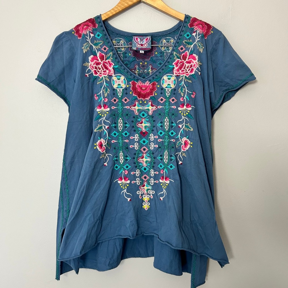 Johnny Was Top Womens L Blue Cotton Floral Embroidered V Neck Boho Short Sleeve
